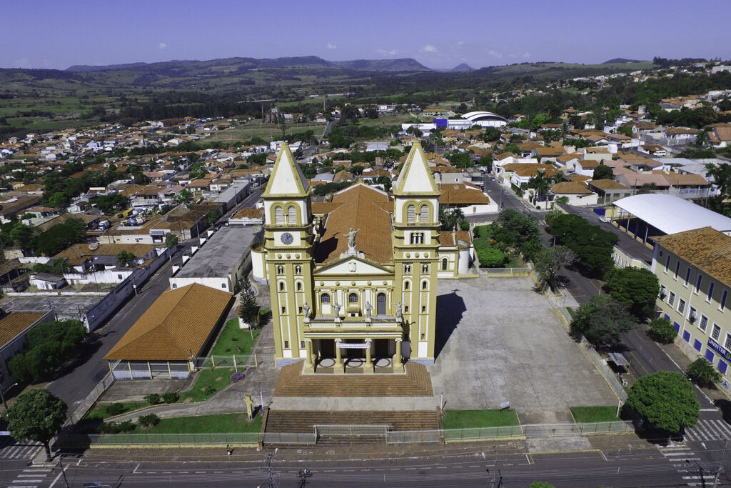 Câmara de Jacarezinho PR abre concurso público para contabilistas